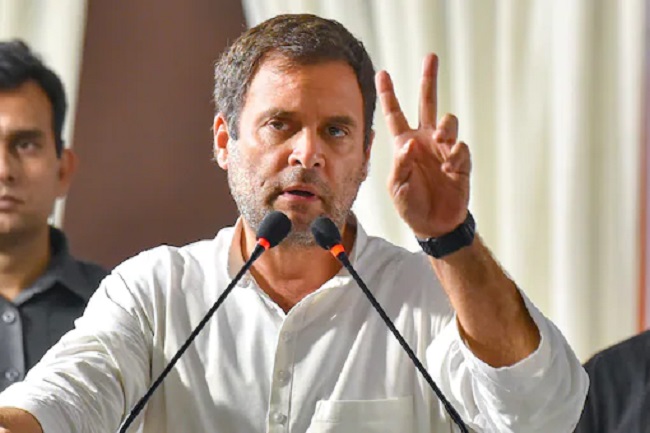 ఆ రెండు పాదాలు... . మోడీని ఢీ కొట్టే శక్తిని  రాహుల్ కి ఇస్తాయా...?