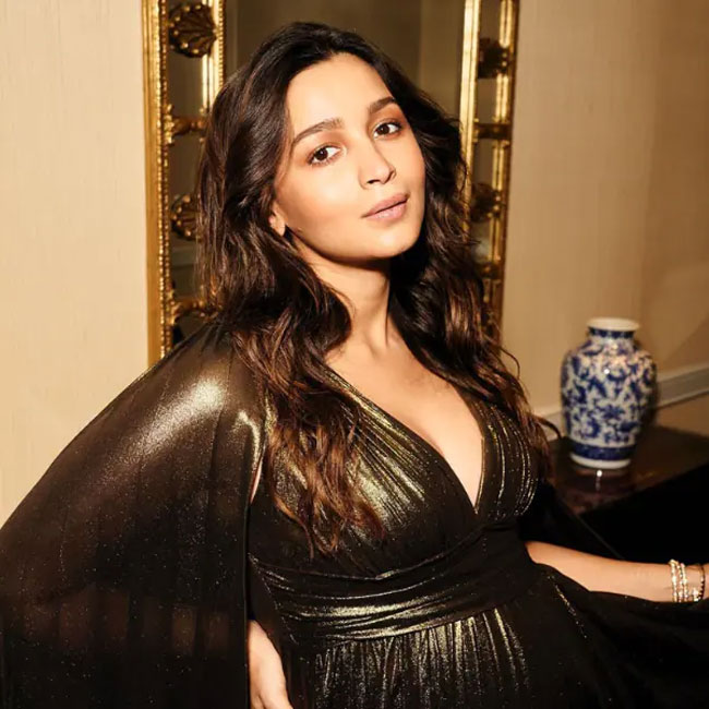 నాలుగు చేతులా సంపాదిస్తున్న క‌థానాయిక‌