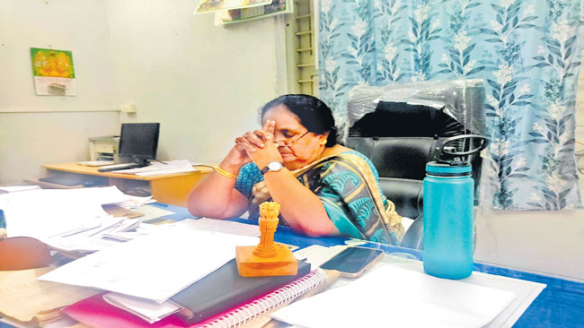 రూ.5వేలకు వెయ్యి ఇస్తావా? రైతుపై తహశీల్దార్ ఆగ్రహం ఇప్పుడు హాట్ టాపిక్