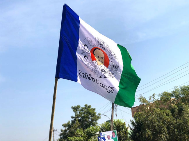 వైసీపీ సోషల్ ఇంజనీరింగ్ కి తూర్పు తిరిగి దండం పెట్టేశారా...?