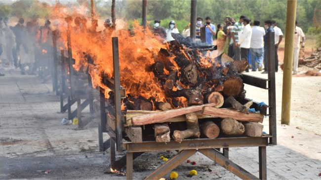 మేం ప‌క్క జిల్లాకు వెళ్లి చ‌చ్చిపోతాం.. ప్లీజ్‌.. ఏలూరు ప్ర‌జ‌ల టాక్‌!!