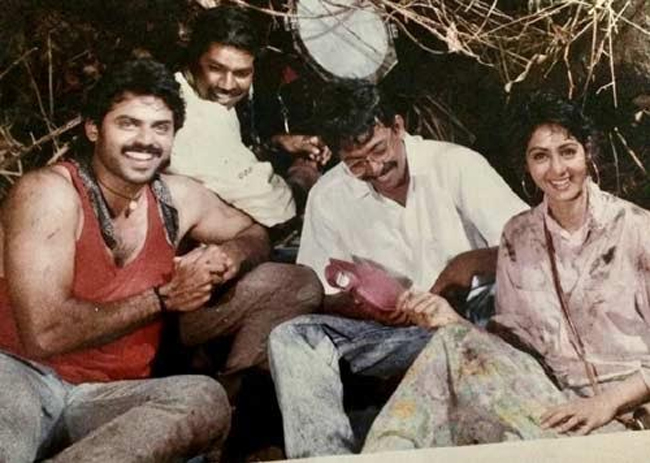 సినిమా కోసం వెంకటేష్.. శ్రీదేవి కోసం ఆర్జీవి..!