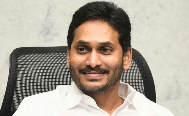 బలమైన సామాజిక వర్గంపై జగన్ ఫోకస్