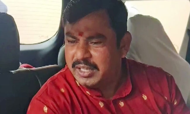 BJP MLA Raja Singh Escapes a Possible Mishap!