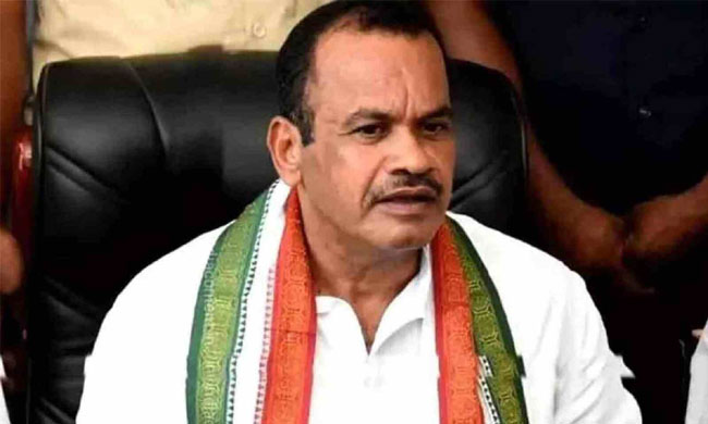 Congress MP Predicts Possible Alliance with BRS in Telangana!