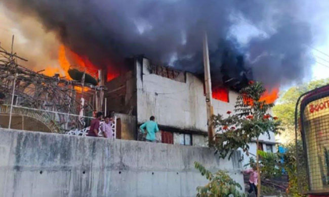 Massive Fire Broke Out At Cooler Godown in Hyderabad!