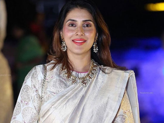 Actress Keerthi Reddy Latest Pics