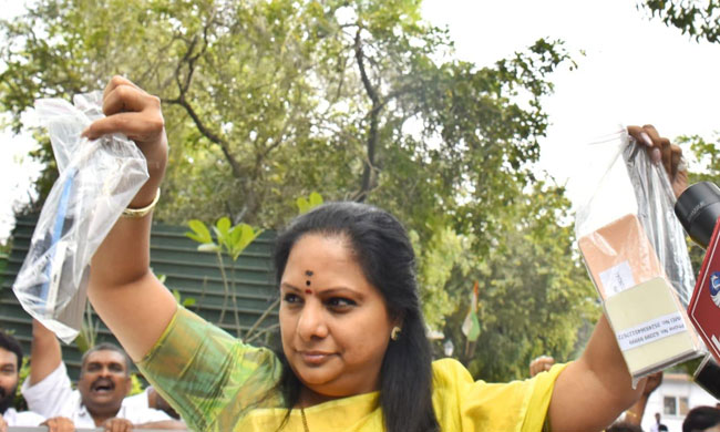 ED To End Suspense On What Is There In Kavithas Mobile Phones?
