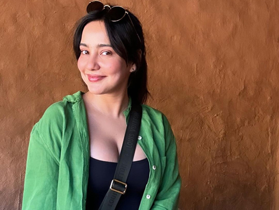 Neha Sharma Stunning Glamour Show In Green Crop Top