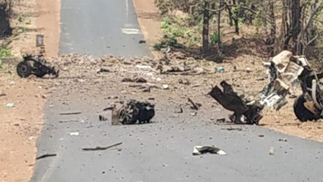 Chhattisgarh:10 Police Officers Killed In IED Naxal Attack!
