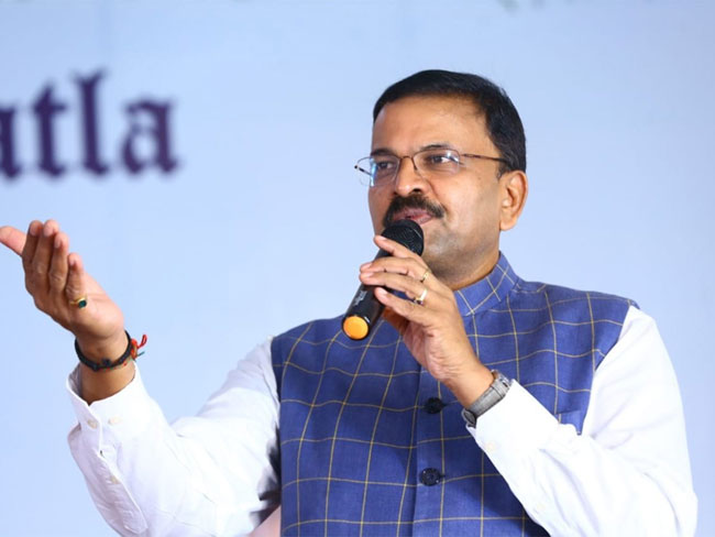 Former JD Opens Up On His Aim, To Contest From Vizag!