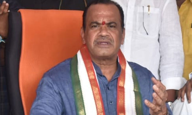 Komatireddy Gives Clarity On Resigning From Congress!