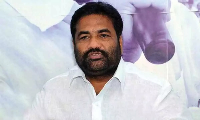Kotamreddy shows he is the boss, leaves YSRCP gasping