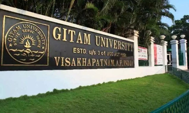 శుక్రవారం వచ్చేసింది.. ఈసారి సీన్ విశాఖకు షిఫ్టు శుక్రవారం వచ్చేసింది.. ఈసారి సీన్ విశాఖకు షిఫ్టు