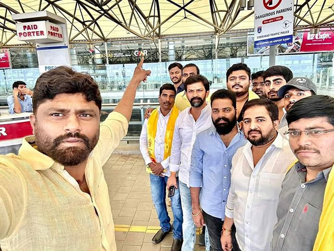 Shamshabad Airport Selfie Challenge Brought Embarrassment to TDP!