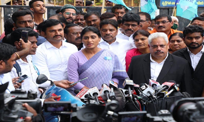 Sharmila Urges Everyone To Not Talk Ill About Viveka!