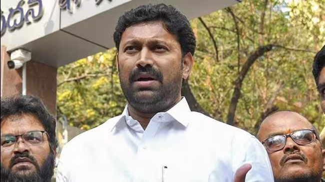 Supreme Court Suspends Avinashs Mid Term Bail!