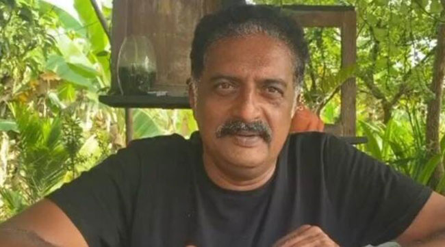 Prakash Raj Has Important Message For Karnataka Voters!