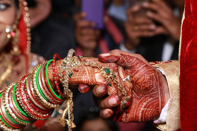 Small Argument Turns Into A Fight At Wedding Ceremony!