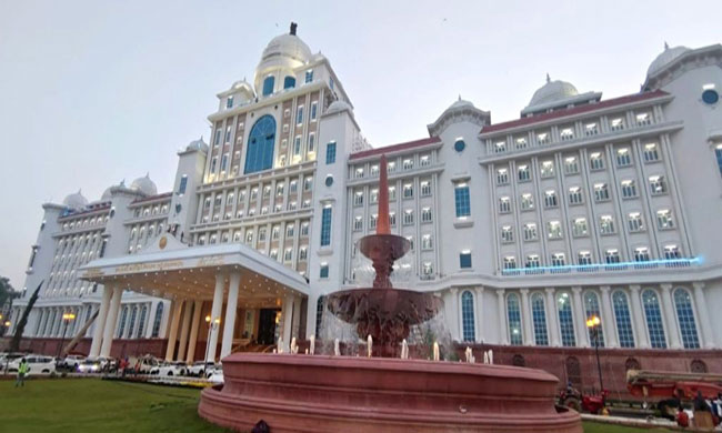 Water Leakage At Newly Constructed Telangana Secretariat?