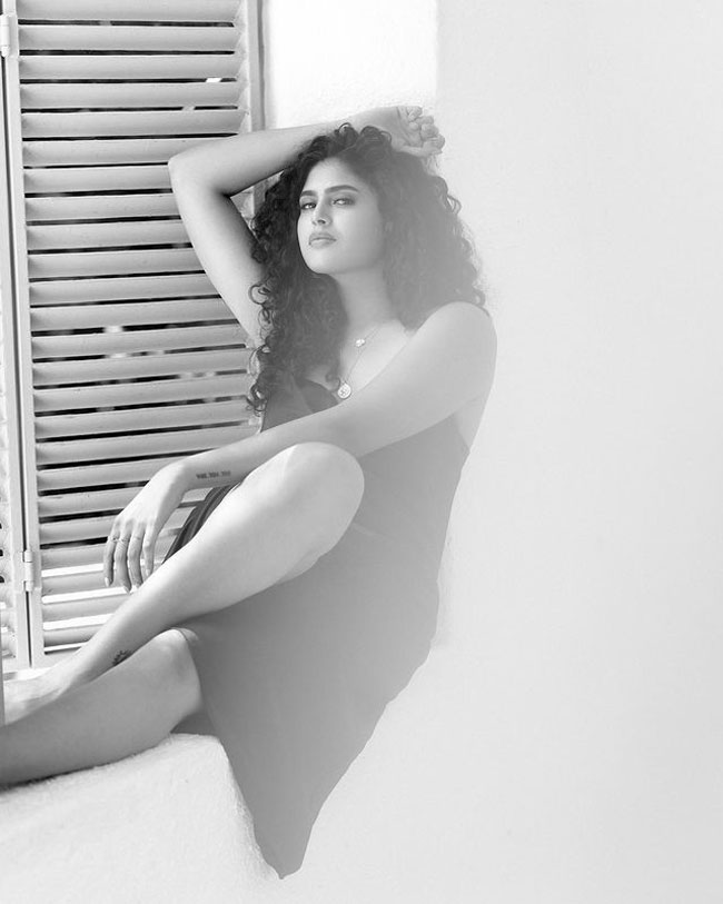 Artistic Looks Of Faria Abdullah