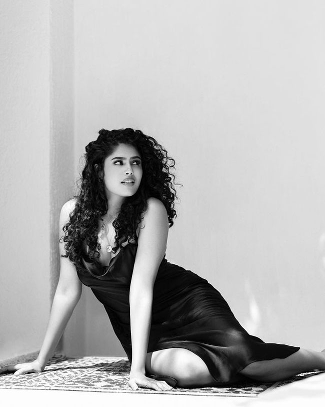 Artistic Looks Of Faria Abdullah