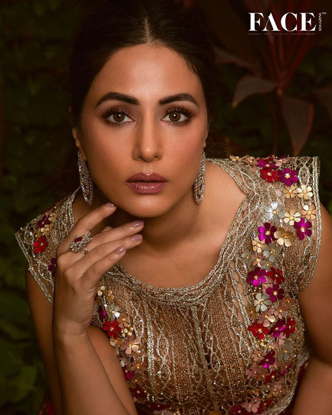 Ravishing Looks Of Hina Khan In Designer Dress
