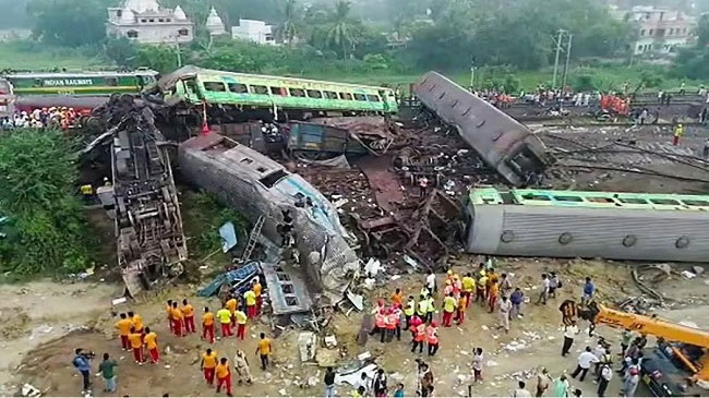 Conspiracy Behind Train Accident.. What Is Interlocking System?
