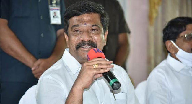 Ministers biggest headache: Sister declares war!!