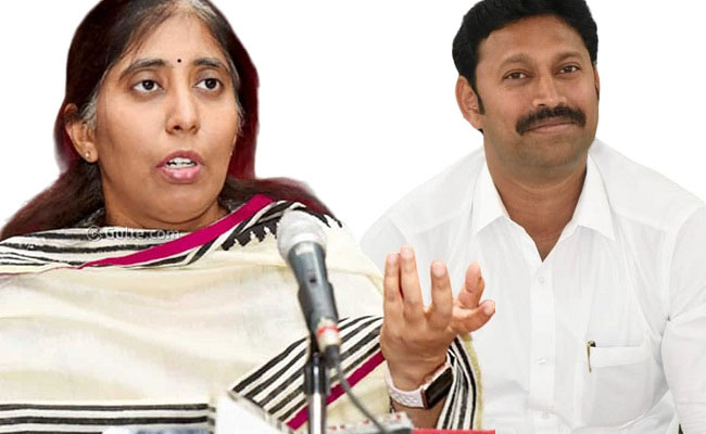 Sunitha Places Her Arguments In Viveka Case!