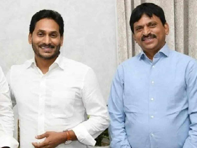 Ponguletis Unexpected Meeting With YS Jagan!